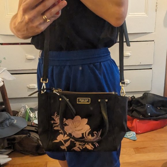 Kate Spade - Black Crossbody Mini Bag w/ Pink Floral Embroidery & Gold Hardware - Picture 5 of 6